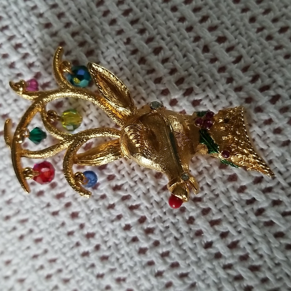 Reindeer Deer Brooch MYLU signed